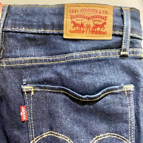 Levis high rise skinny jeans - Picture 9 of 10